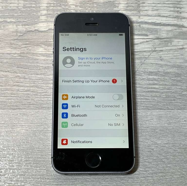 Apple iPhone SE 16GB Unlocked Cell Phone Space Gray