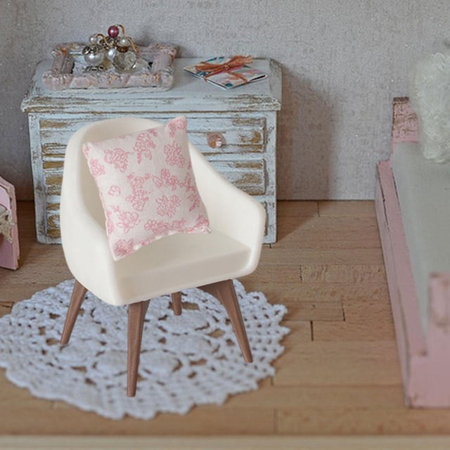 BELOVING Chaise de Maison de Poupée 1/12 Décorative avec Coussin Miniature Accessoires de Maison de Poupée Coussin Rose
