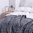 thumbnail image 5 of Manta de forro polar Sherpa de lujo JAMW Leopardo azul 160 x 200 cm, 5 of 5