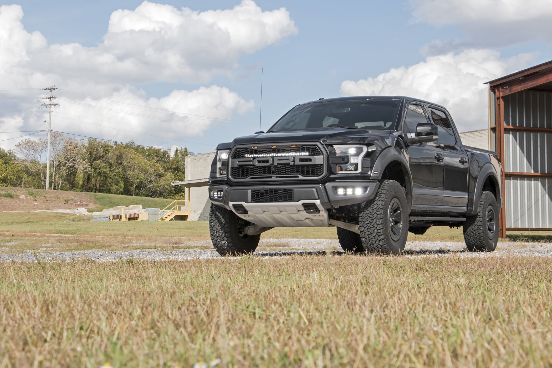 rough country 52200 front 2" composite leveling kit