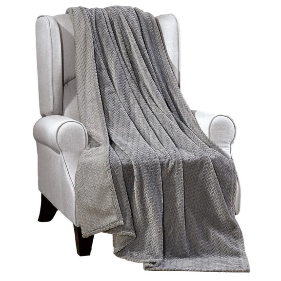 Plazatex Montana plush Decorative Warm and Comfortable Machine Washable Throw 50" x 60" Grey