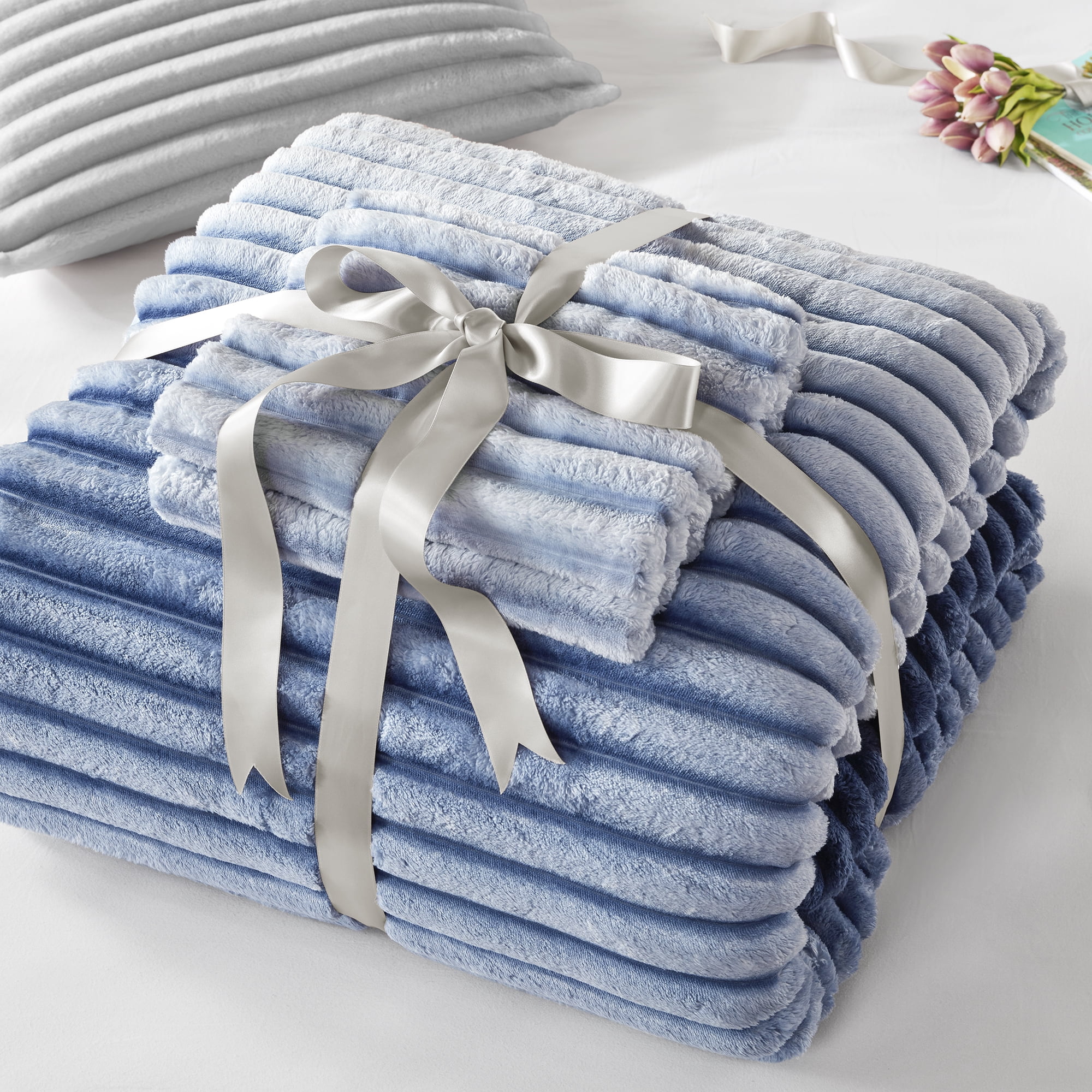 Regency Heights Twin/Twin XL Fluffy Ribbed Plush Comforter Set 2-Piece Bedding Set Blue Ombre