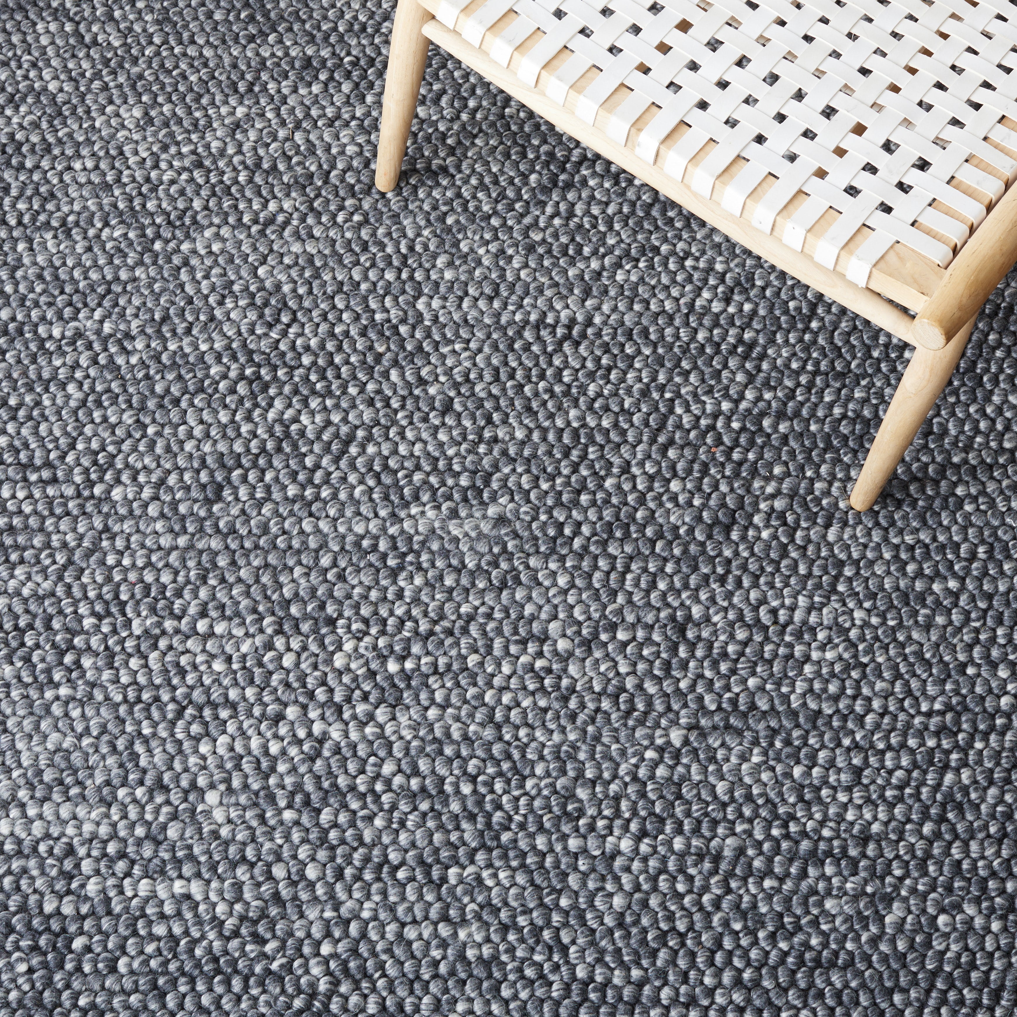 SAFAVIEH Natura Feride Geometric Runner Rug, Dark Grey, 2'3" x 8' - Scandinavian Design, Dark Grey, Handmade Wool Blend, Ideal for Living Room, Bedroom, Dining Space, Entryway, Hallway, Kitchen