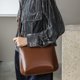 thumbnail image 2 of Bolso bandolera de color liso para mujer, moderno y versátil bolso bandolera cuadrado de moda 2024 para mujer, 2 of 5