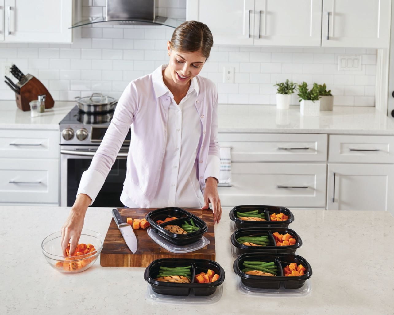 Rubbermaid TakeAlongs 3.7-Cup Food Storage Containers with Divided Base, Black, 10 Piece Set