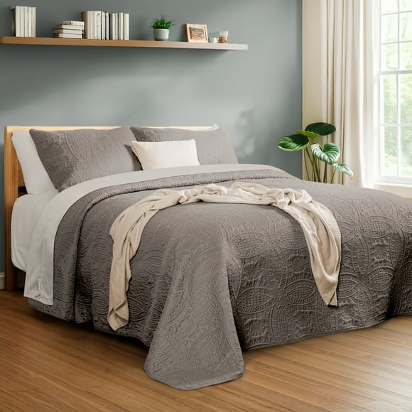 Edredón Queen Ligero Dreamlab y Juego de Sábanas con Fundas de Almohada Decorativas 7 Piezas Moneda Arena Beige