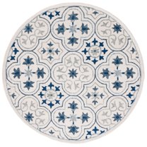 SAFAVIEH Micro-Loop Karenza Medallion Area Rug, Ivory/Sage, 5' x 5' Round