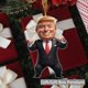 thumbnail image 4 of 1 adorno navideño acrílico inspirado en Trump para colgar en el coche, llavero para árbol de Navidad, regalo festivo, divertido colgante de dibujos animados, 4 of 5