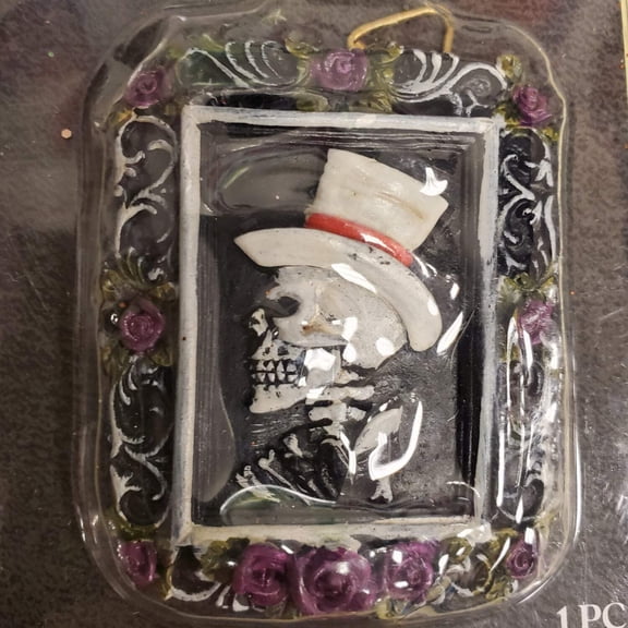 Ashland Mini Decoration Skeleton Man Cameo 2 X 3 In