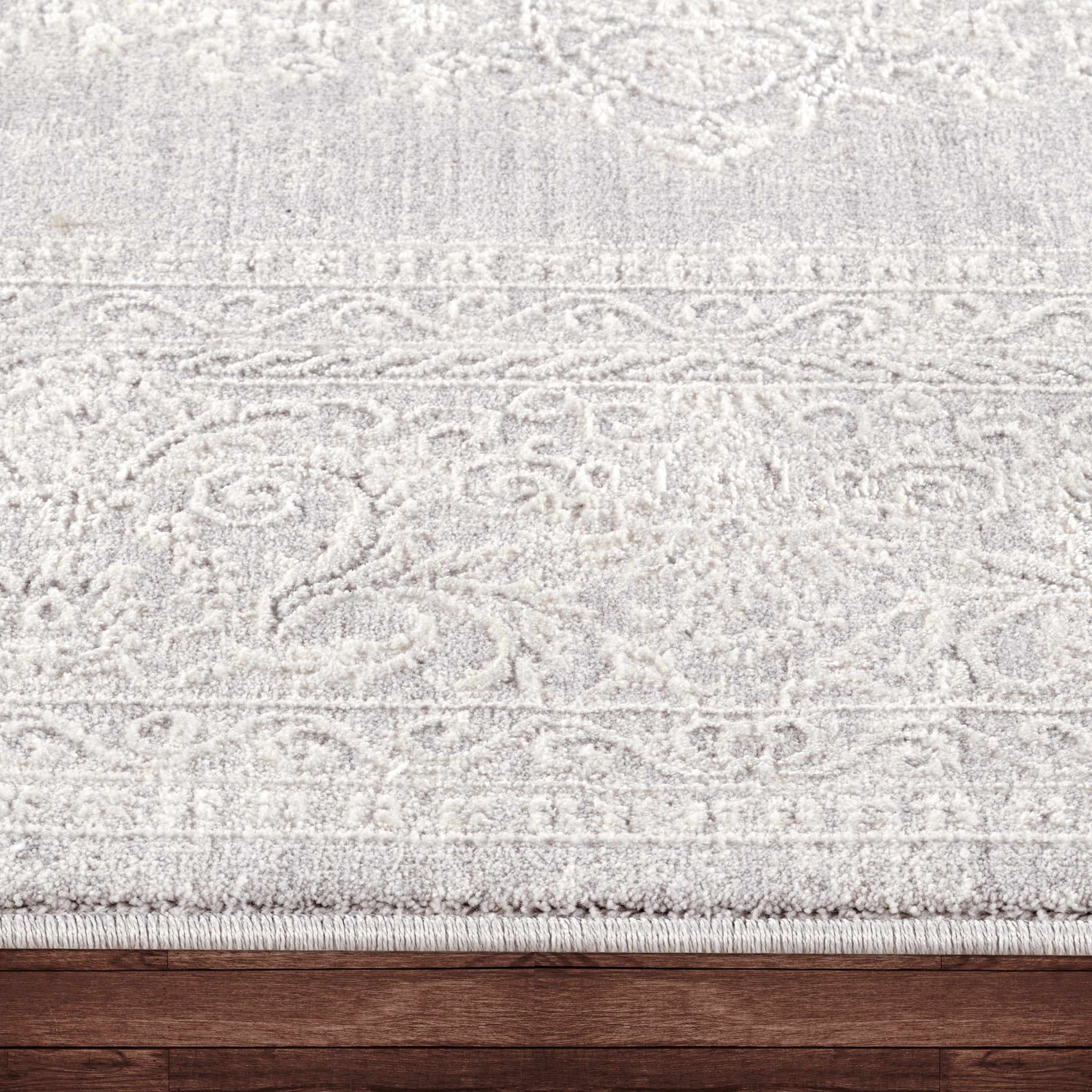 CHI Avon Grey 5'3" x 7'5" Area Rug