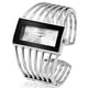 thumbnail image 1 of Reloj de pulsera de moda hueco Reloj de cuarzo Temperamento versátil Reloj de pulsera para mujer Superficie blanca plateada oso de fresa Electrónica, 1 of 6