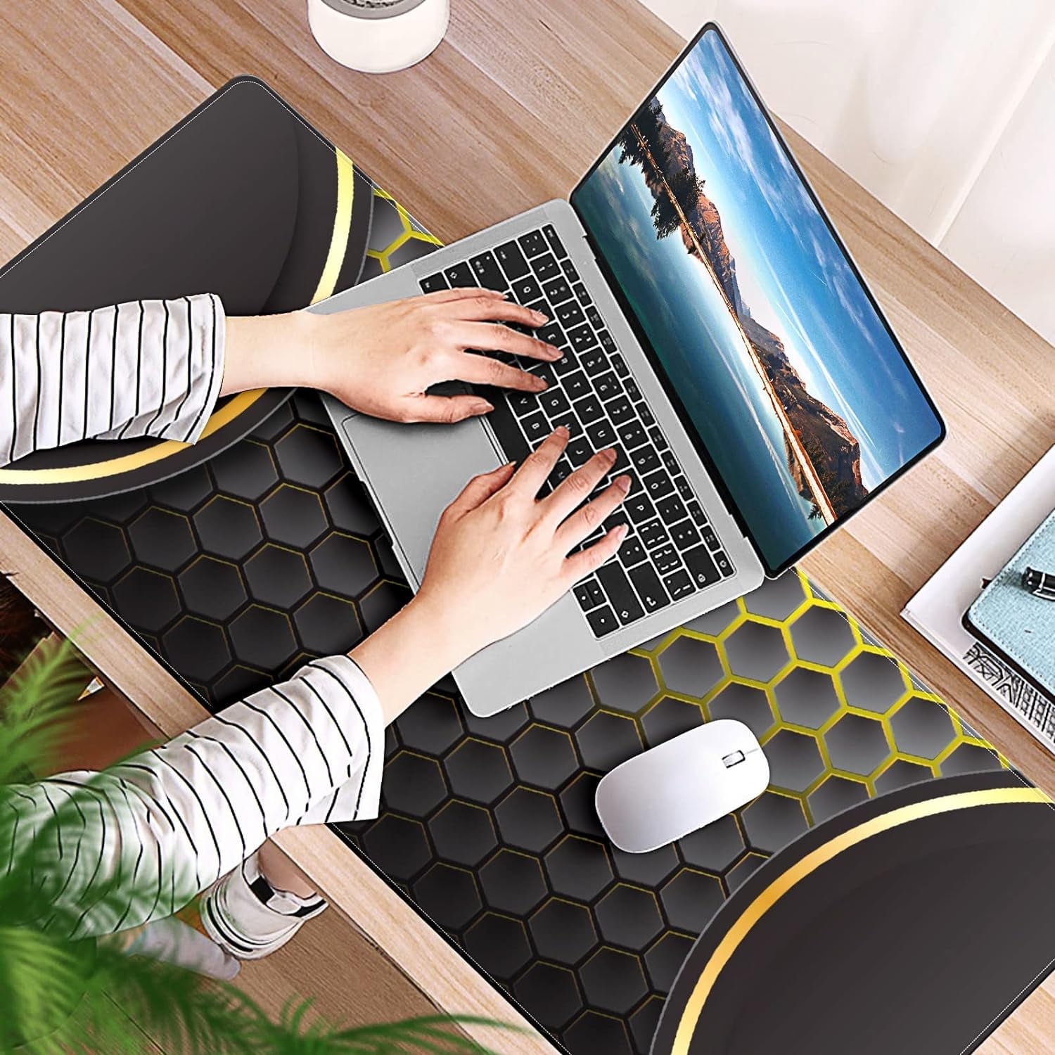 Metal Honeycomb Desk Mat, Desk Accessory, Cute Workspace, Trendy Workspace, Trendy, 35.4x15.7in Large Gaming Mouse Pad, Cute Desk Topper, Pretty Desk Pad