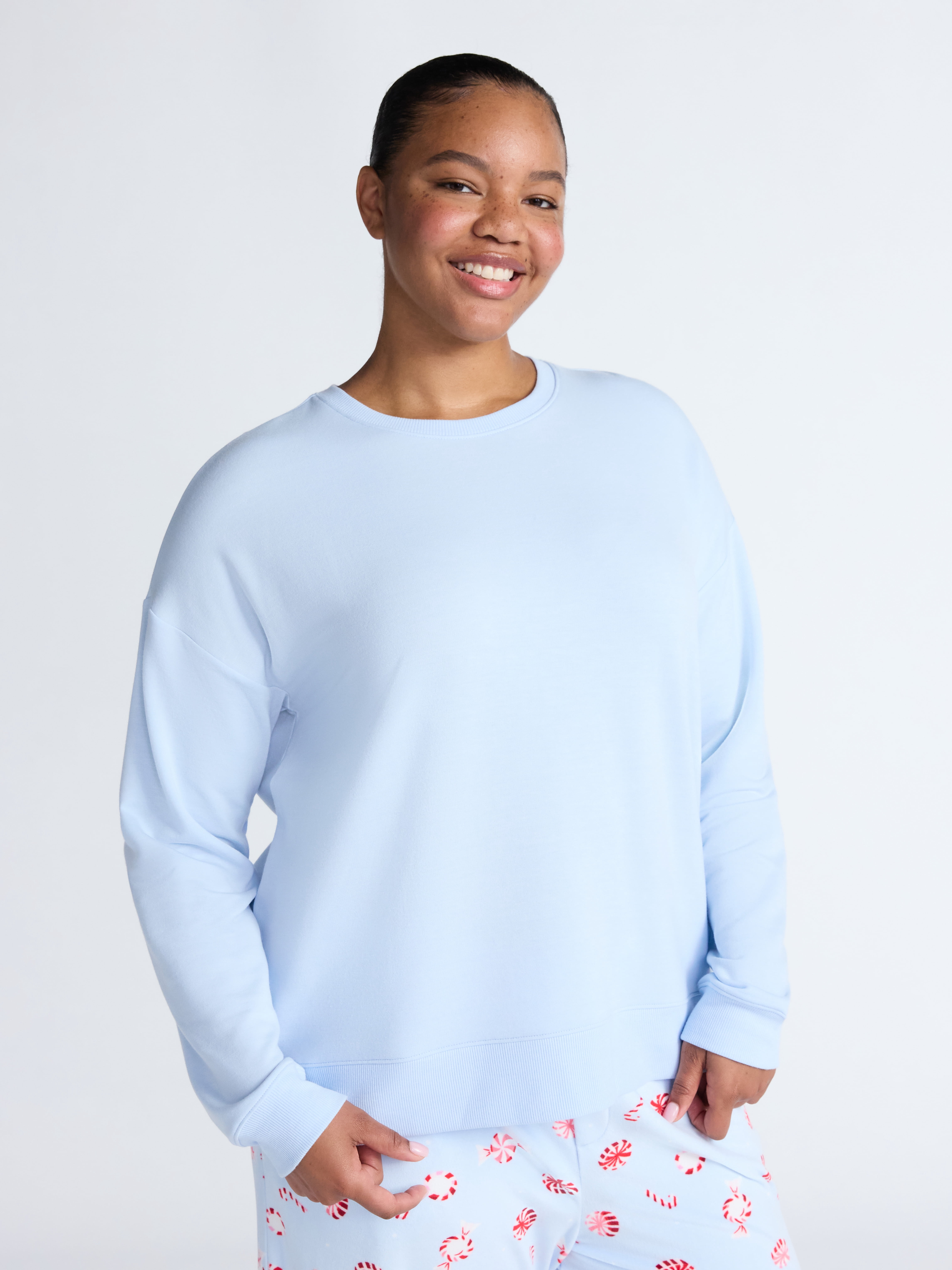 Joyspun Women's Fleece Drop Shoulder Sleep Top with Long Sleeves, Sizes XS-3X
