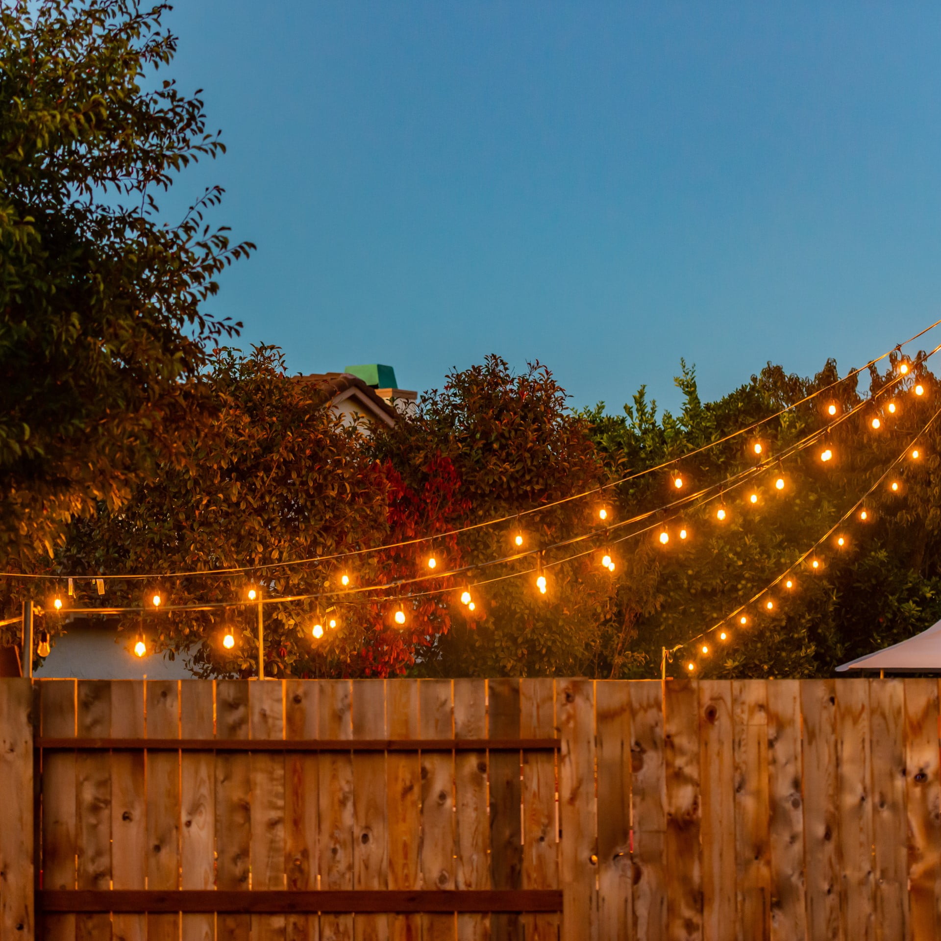 Simple Living Solutions 200 ft String Light Hanging Kit, 122 Pieces, Outdoor Use