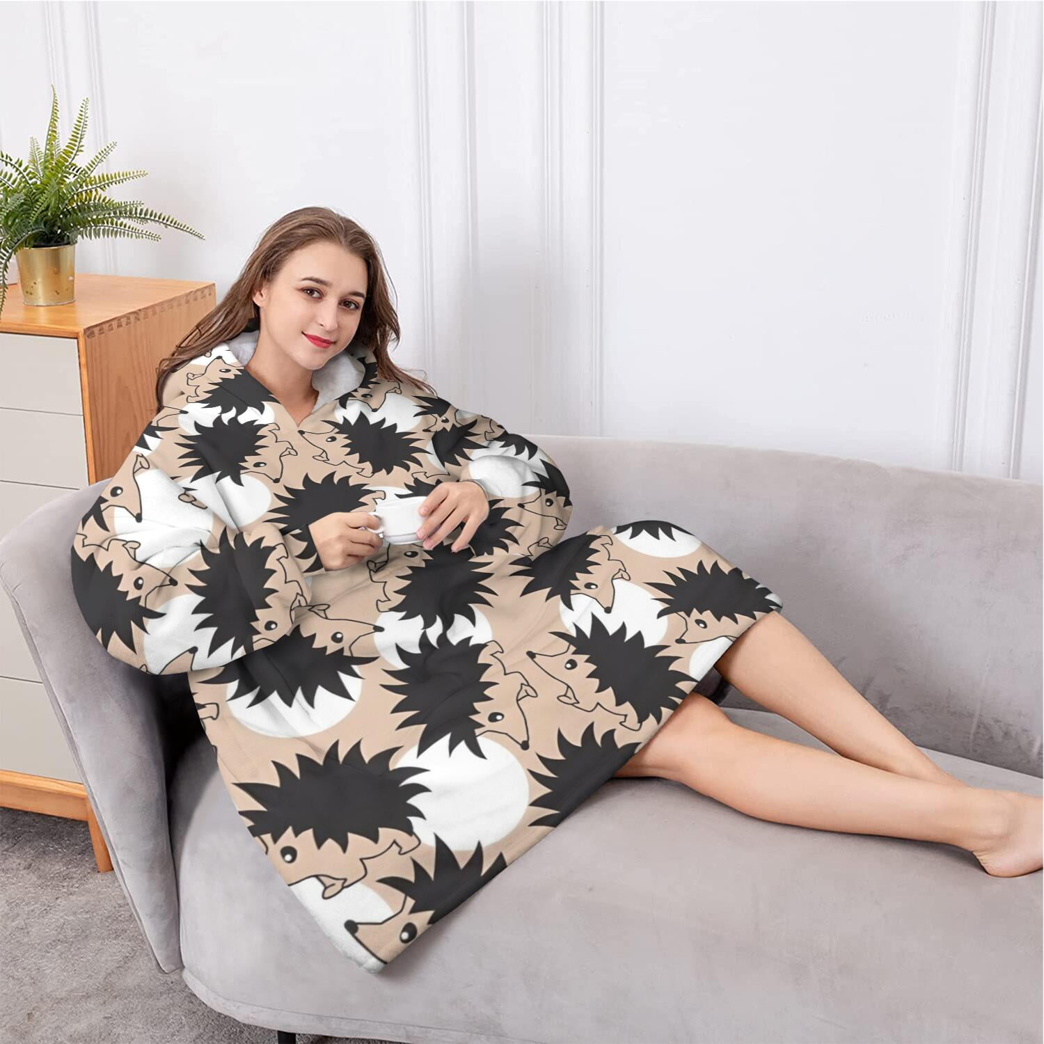Oversized Wearable Blanket Hoodie,Black Cute Hedgehog Pattern Sherpa Blanket Hoodie with Super Pockets,Super Warm Fuzzy Pullover for Women & Men