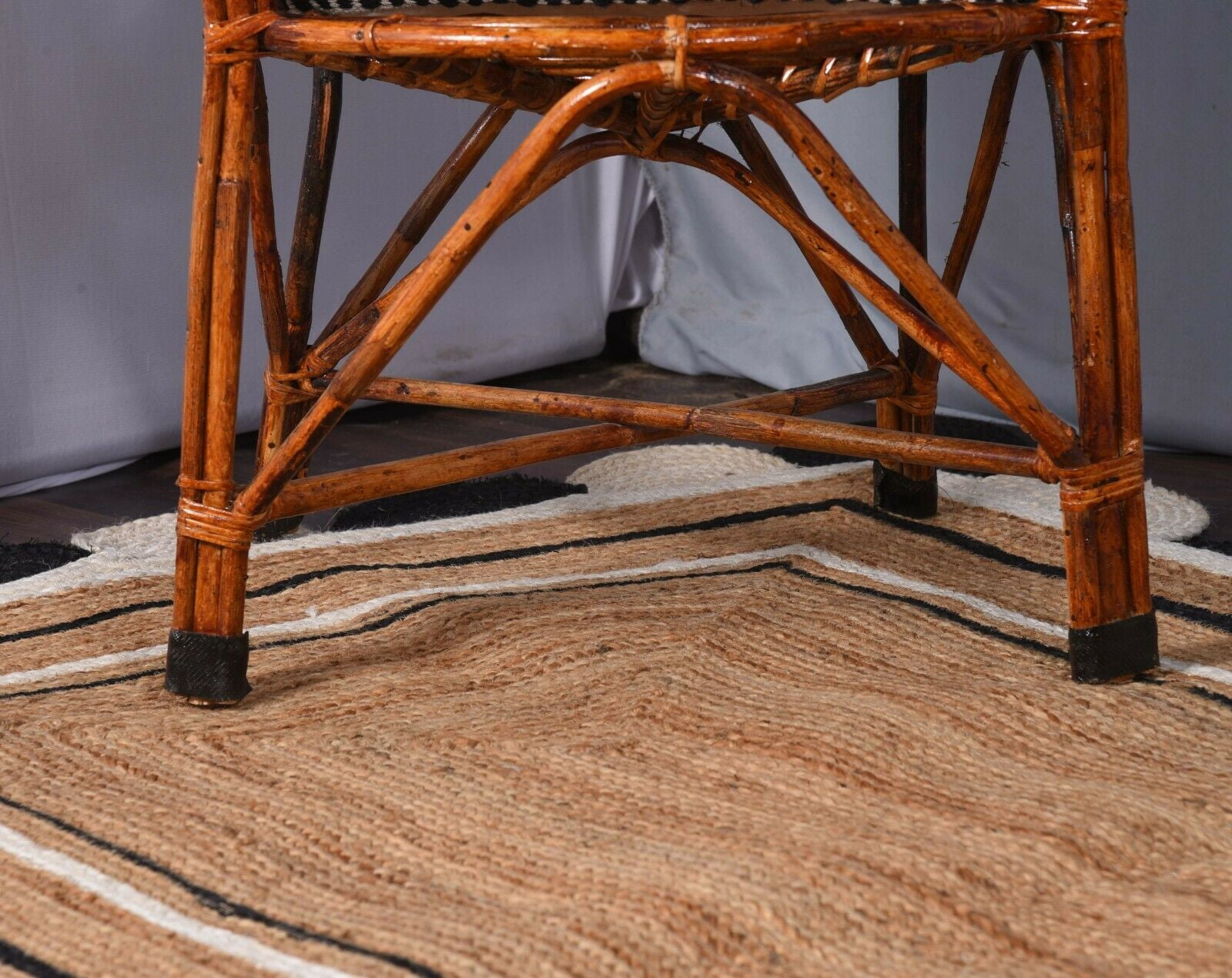 2 x 3 Feet ( 60 cm x 90 cm ) Natural Jute with Black & White Scalloped Area Rugs , Home Decor Rugs