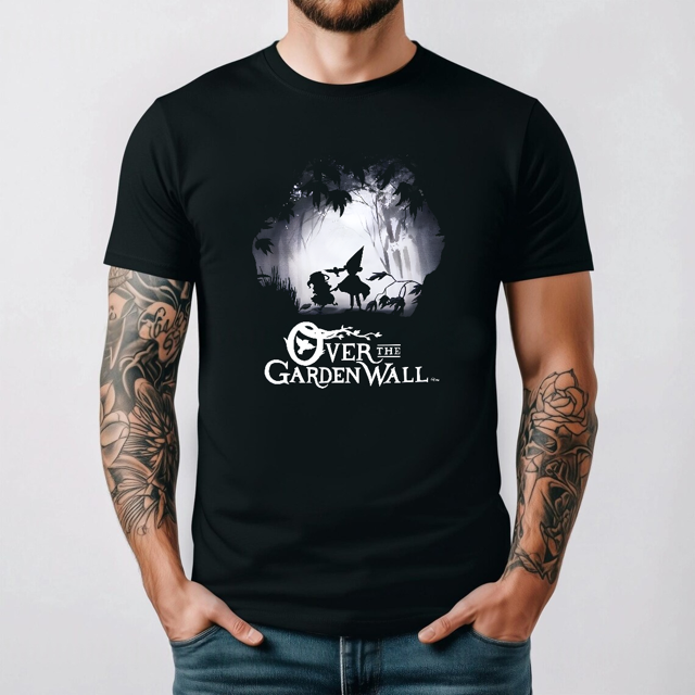 T-Shirt Silhouette de la Forêt sur le Mur du Jardin