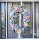 thumbnail image 4 of Guirnaldas de flores de primavera, corona colgante con lazo pequeño, corona de flores, decoración colgante frente a la puerta, accesorios de decoración navideña, una corona, 4 of 9