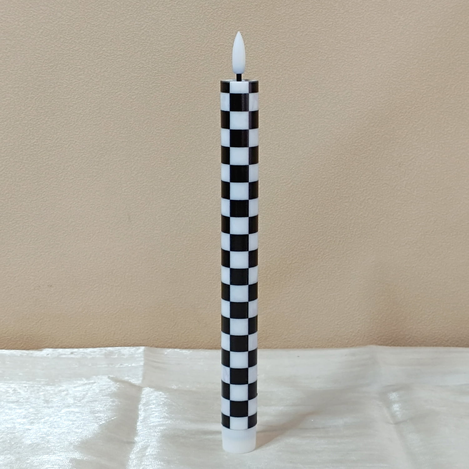 XINAOBAOLUO Black and White Checkerboard LED Flameless Candles Set of 3 Flickering Flameless Candles，Remote Control with Timer,Flameless Home Decor Dinner Gift