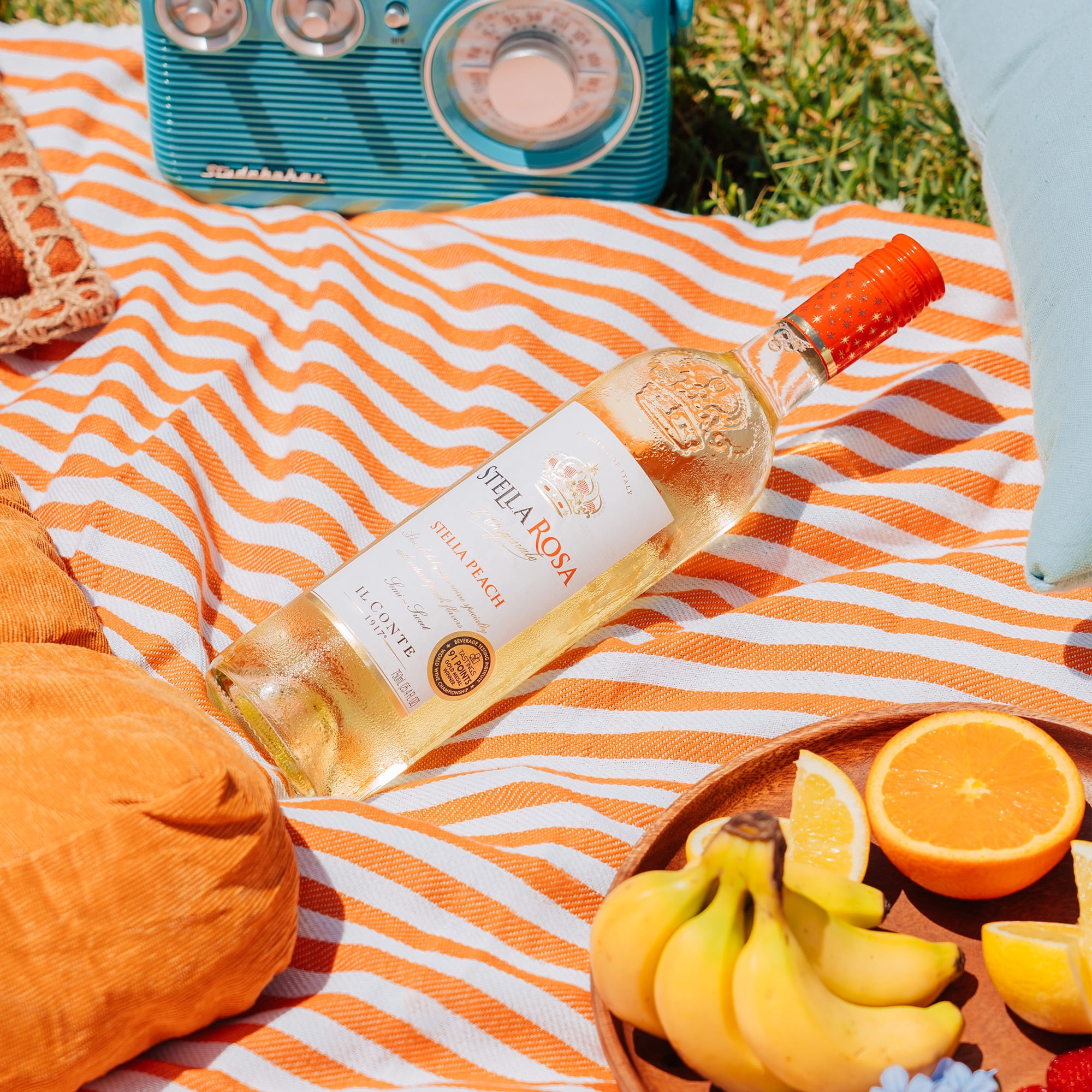 Peach Semi-Sweet Moscato White Wine, 750ml Glass Bottle, Piedmont, Italy