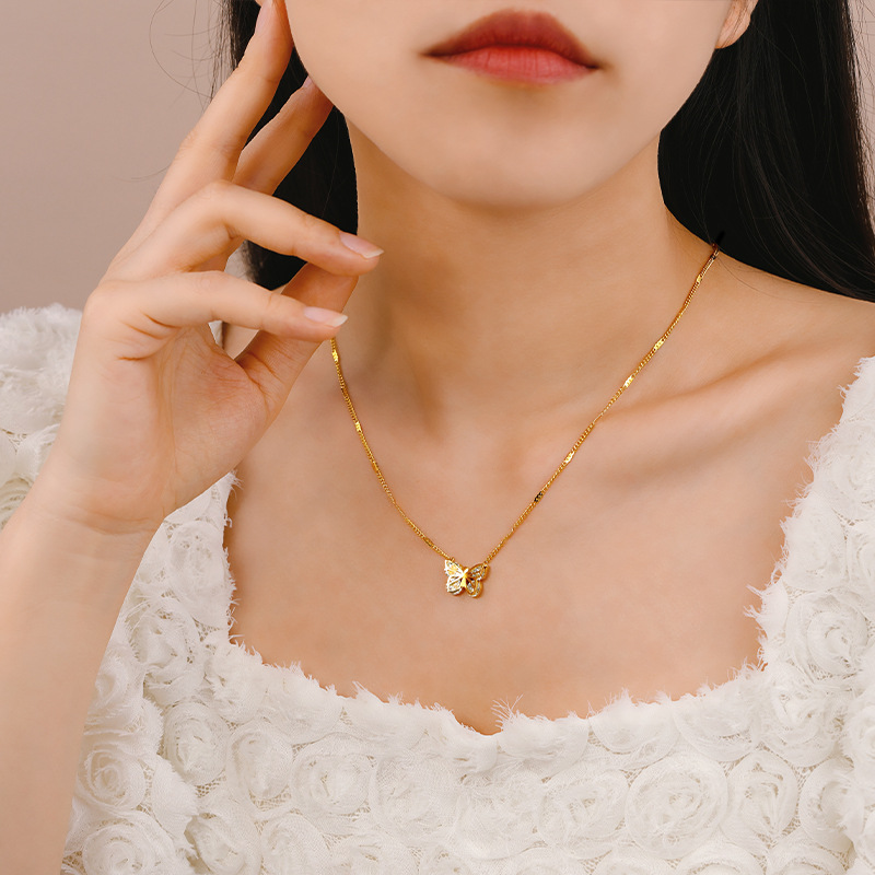 Leander Women's Versatile Zircon Butterfly Pendant Necklace, Titanium Steel, 18K Gold-Plated, Stylish Clavicle Choker