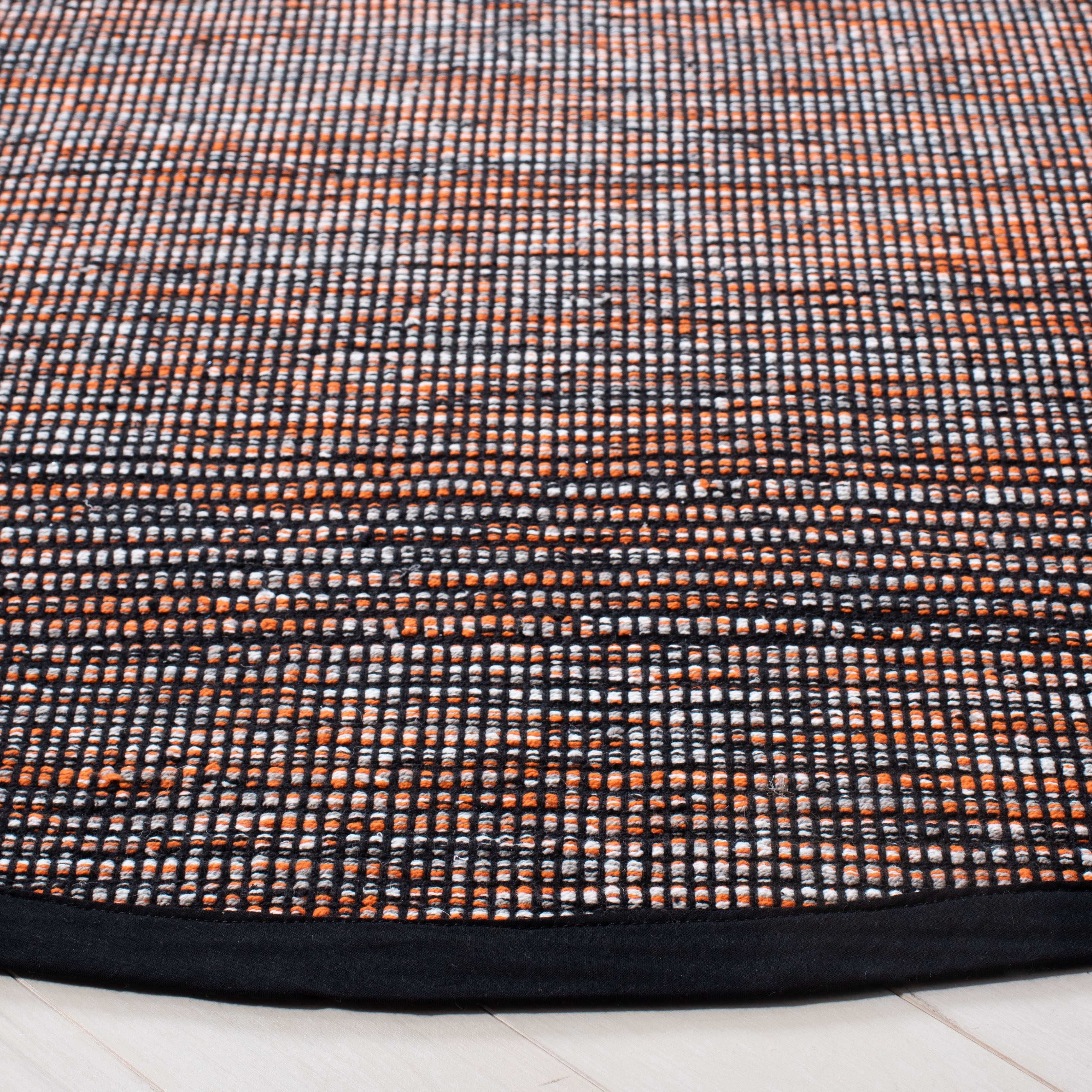 SAFAVIEH Montauk Kelsey Distressed Cotton Area Rug, Orange/Black, 6' x 6' Round