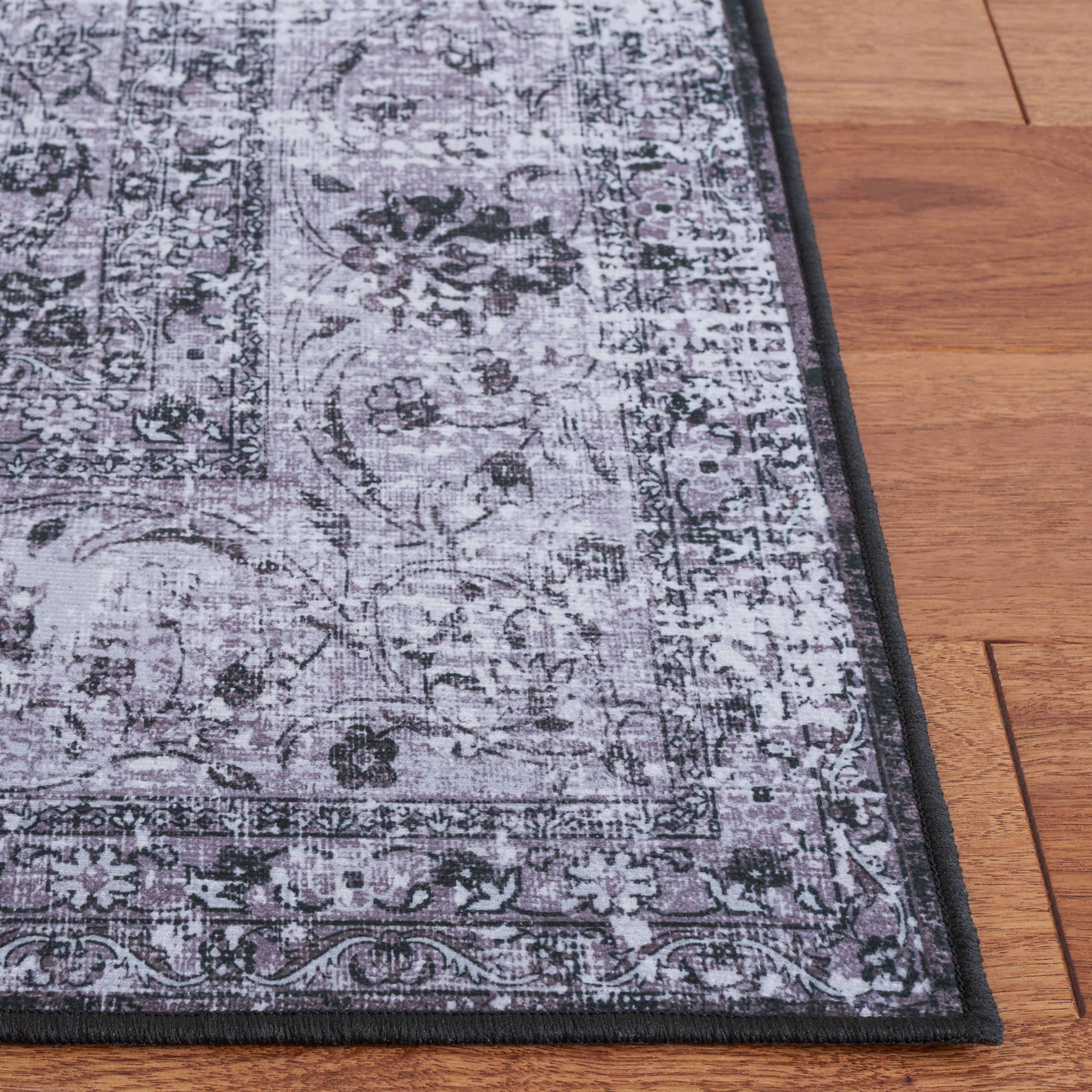 SAFAVIEH Tucson Donovan Traditional Machine Washable Area Rug, 3' x 5', Black/Grey
