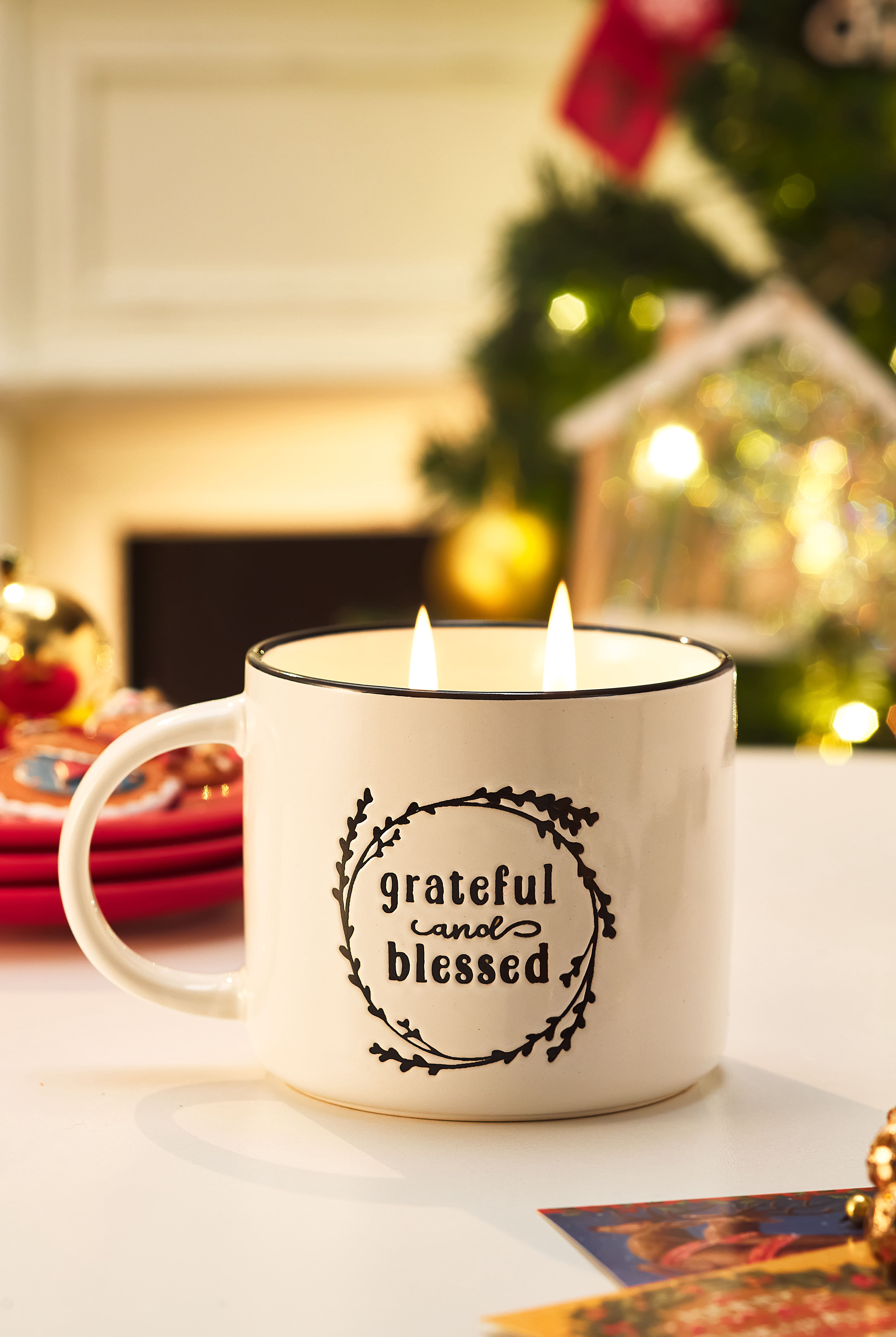 Mainstays 2-Wick 13-ounce Reusable Grateful Holiday Coffee Mug Scented Candle, Vanilla