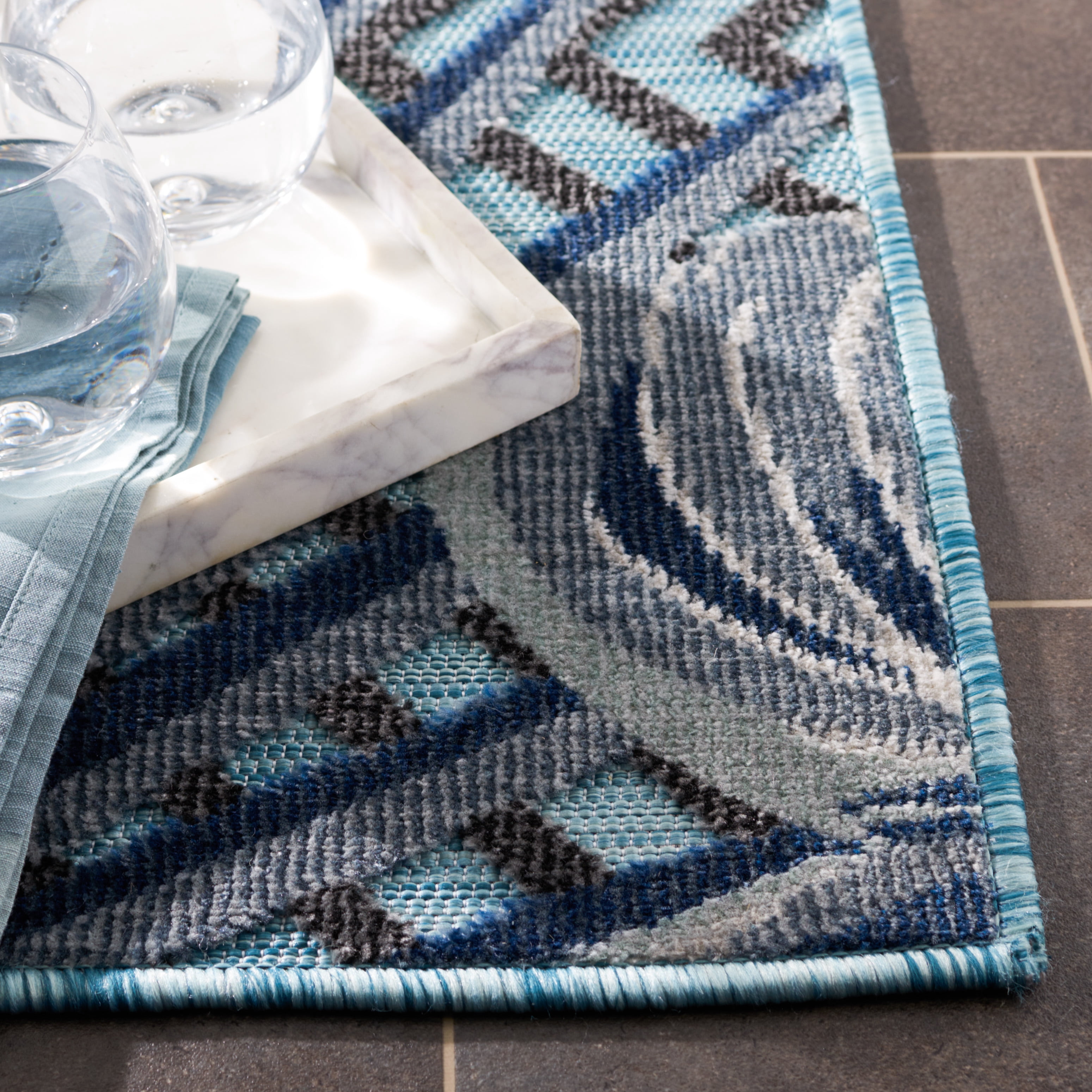 SAFAVIEH Cabana Salima Indoor/Outdoor Area Rug, Aqua/Navy, 5' x 8'