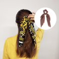 thumbnail image 3 of Bufanda Floral para el Cabello Macarena Adorno Diadema 2 en 1, 3 of 8