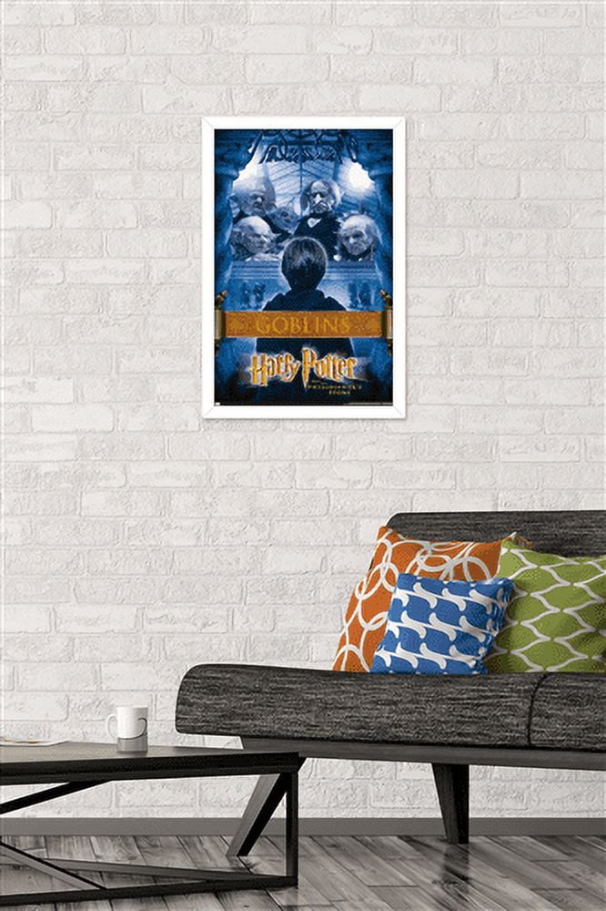 Harry Potter and the Philosopher's Stone - Bankers Wall Poster, 14.725" x 22.375", Framed