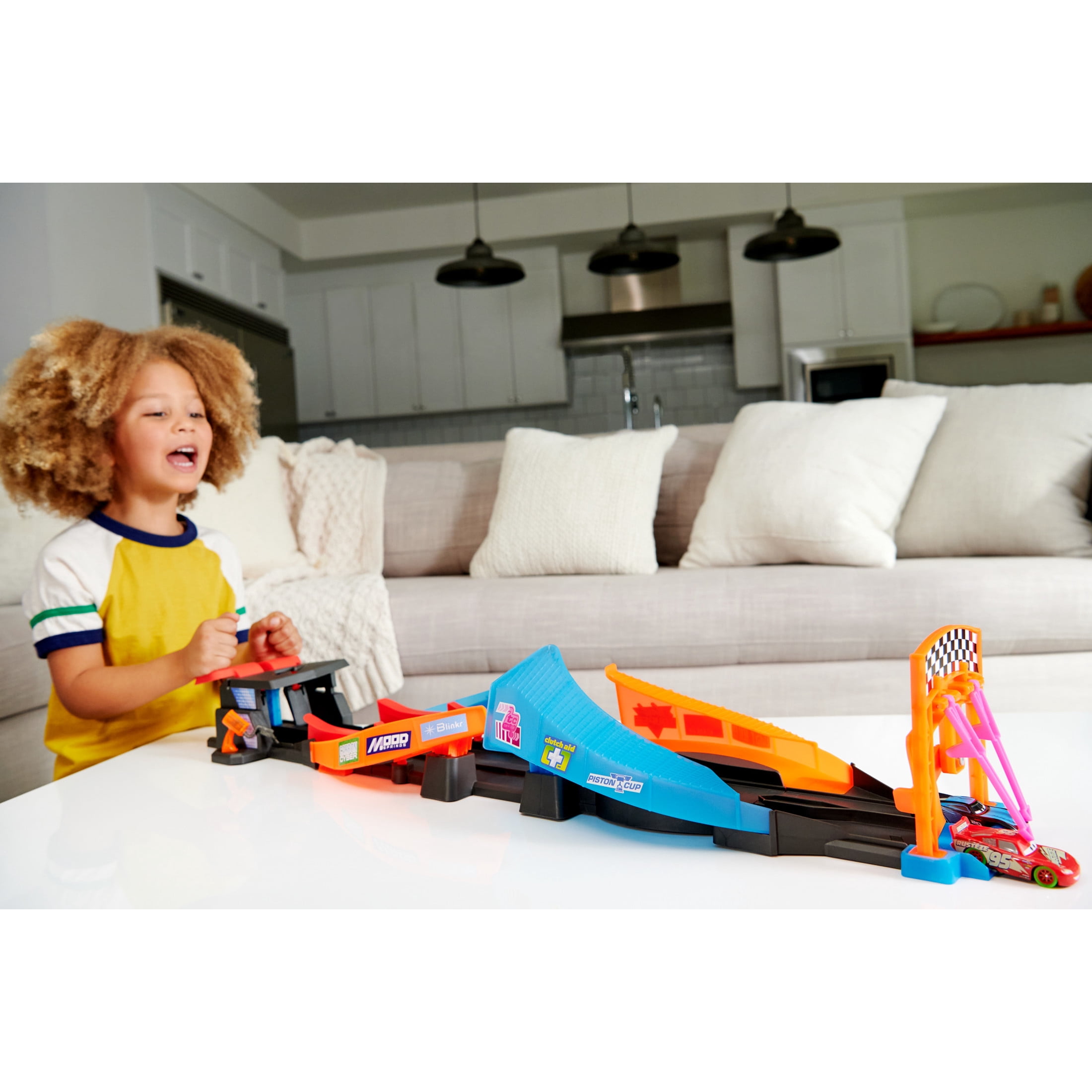 Disney Pixar Cars Glow Racers Launch & Criss-Cross Playset with 2 Glow-in-the-Dark Vehicles