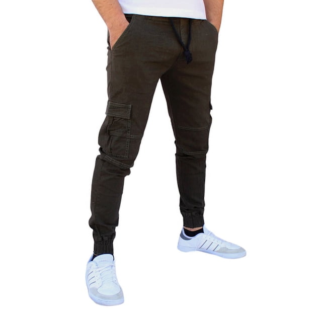 Jogger cargo de gabardina stretch John Silver Corte skinny color chocolate