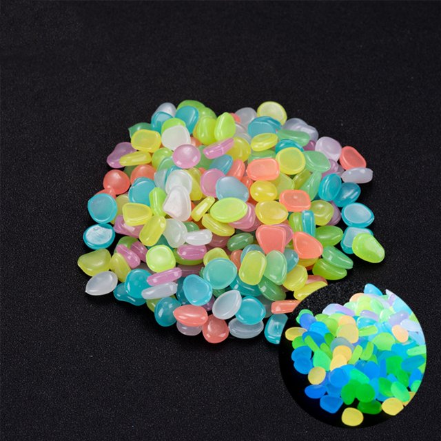 500PCS Glow in The Dark Rocks, Decorative Luminous Stones Glow Rocks Pebbles for Outdoor Decor Garden Yard Patio Terrarium Walkway Aquarium Fish Tank (White Glows Blue)