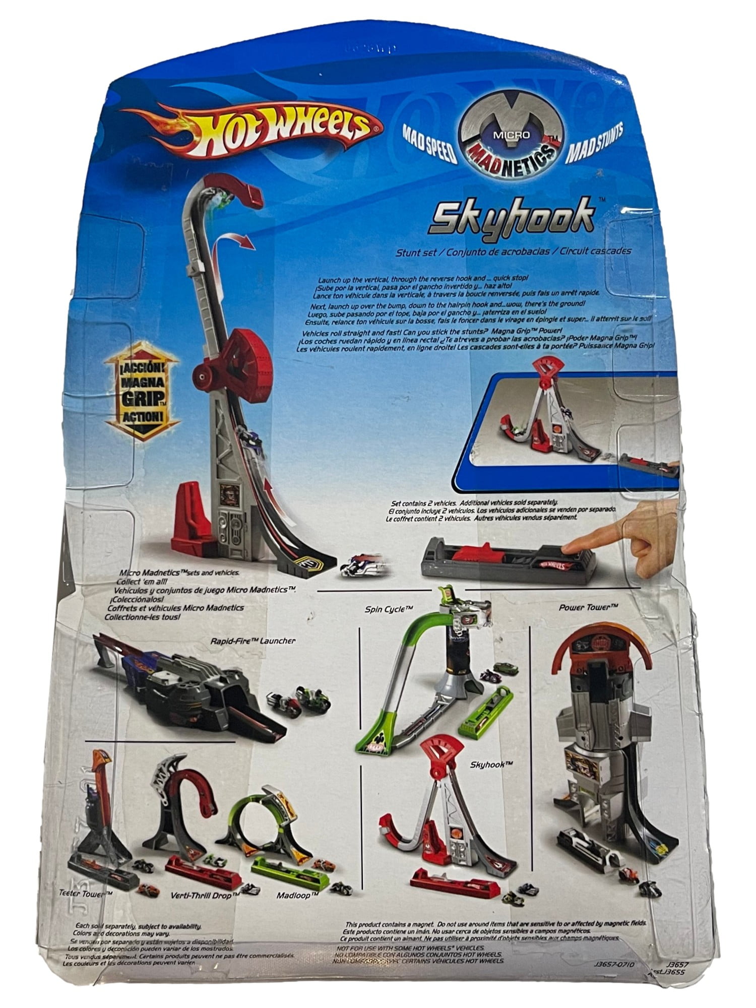 Hot Wheels Micro Madnetics Sky Hook Stunt Set with 2 Skyhook Micro Vehicles
