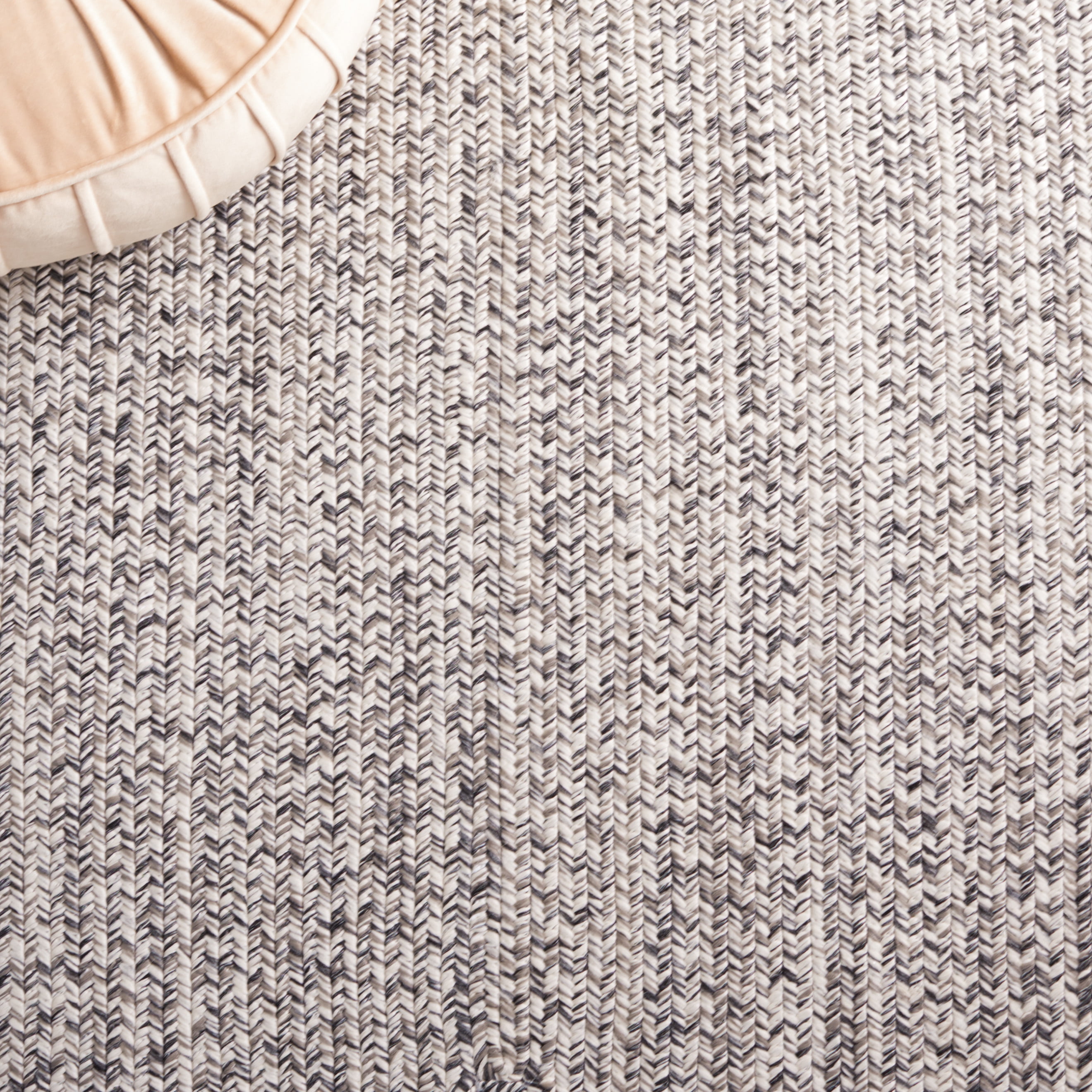 Safavieh Braided 10' X 14' Hand Woven Rug in Gray / Ivory