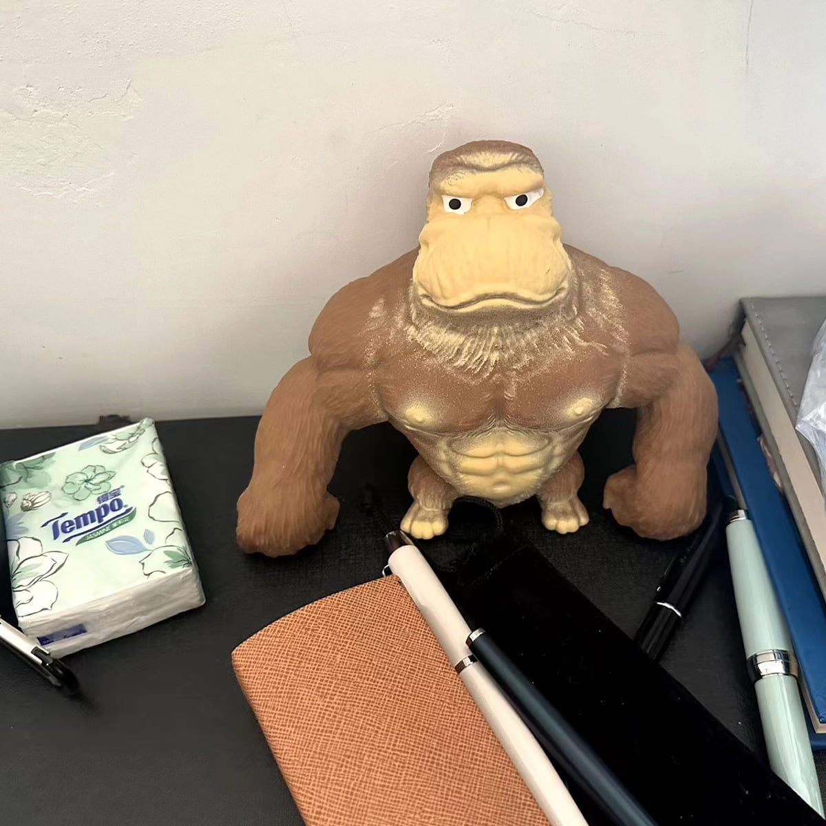 HYCSC Squishy Monkey Toy - Brown Stretch Gorilla, Stretch Monkey Stress Relief Toy, Novelty TikTok Gorilla Squeeze Toys, Funny Splat Monkey Sensory Stress Toy for Anxiety Women Men Kids (Big)