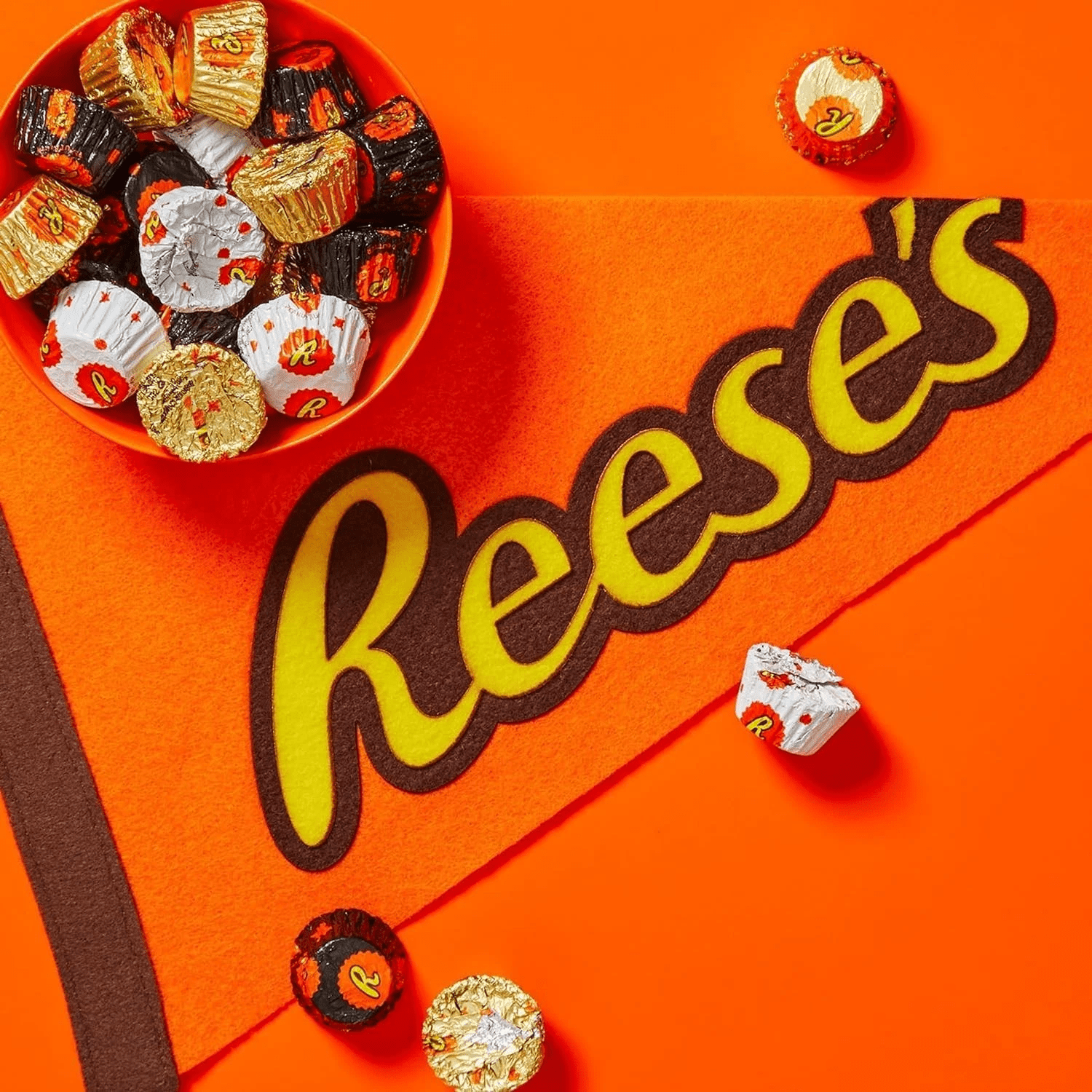 Reese’s Peanut Butter Cups Miniatures Assortment, Individually Wrapped Foils, Bulk Chocolate Holiday Candy (5 Pounds)
