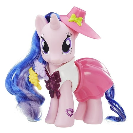 Explore Equestria 6-inch Fashion Style Set Royal Ribbon, Mix-and-match outfits create stylish looks By My Little Pony