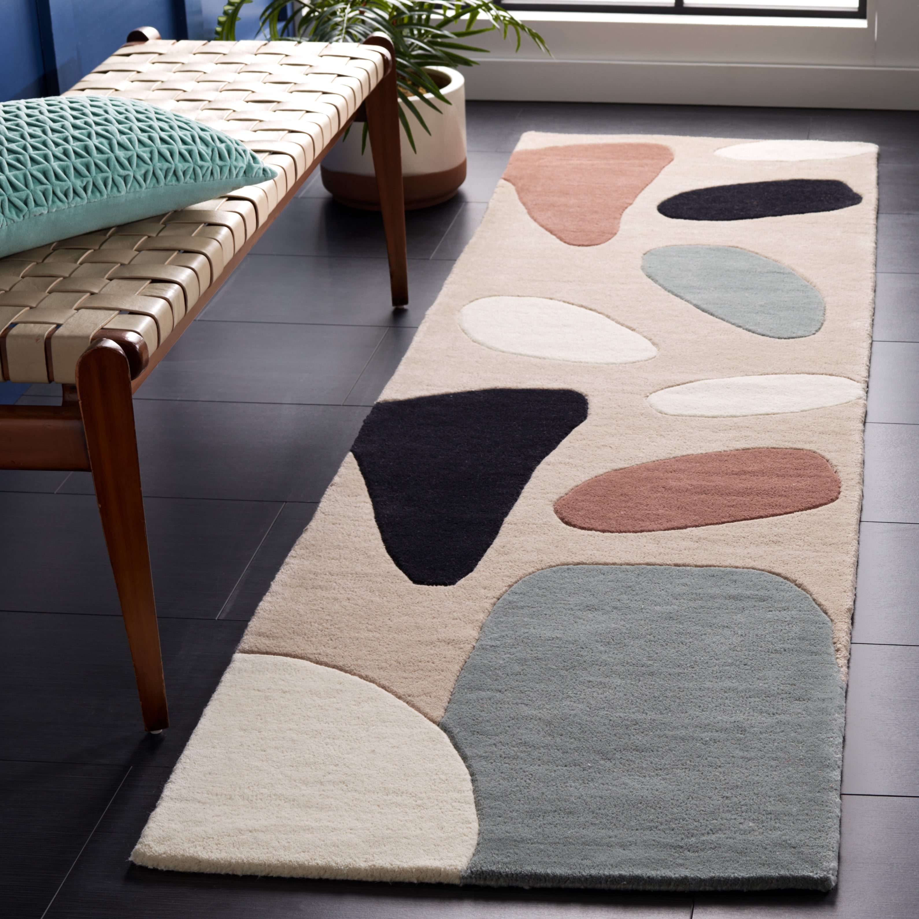 SAFAVIEH Fifth Avenue Deandre Abstract Runner Rug, Beige/Black, 2'3" x 8'