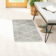 Mainstays Diamond Microfiber Plush Non-Skid Indoor 30 x 45 Accent Rug with Fringe - Grey/Ivory