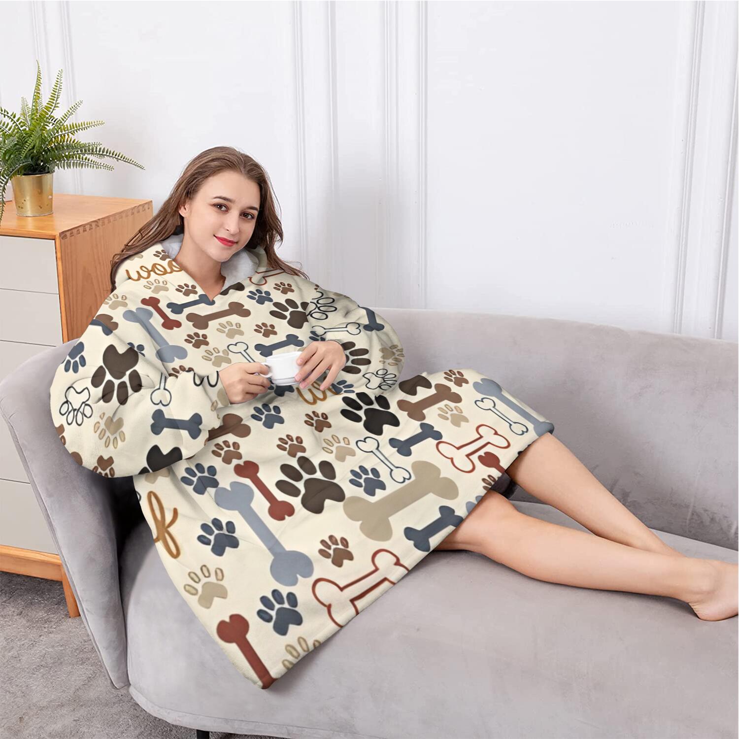 Oversized Wearable Blanket Hoodie,Paw Prints and Bones Sherpa Blanket Hoodie with Super Pockets,Super Warm Fuzzy Pullover for Women & Men