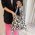 thumbnail image 2 of Bolso de mano grande con estampado de leopardo y lona para mujer a la moda (negro) Likrtyny Para estrenar, 2 of 9