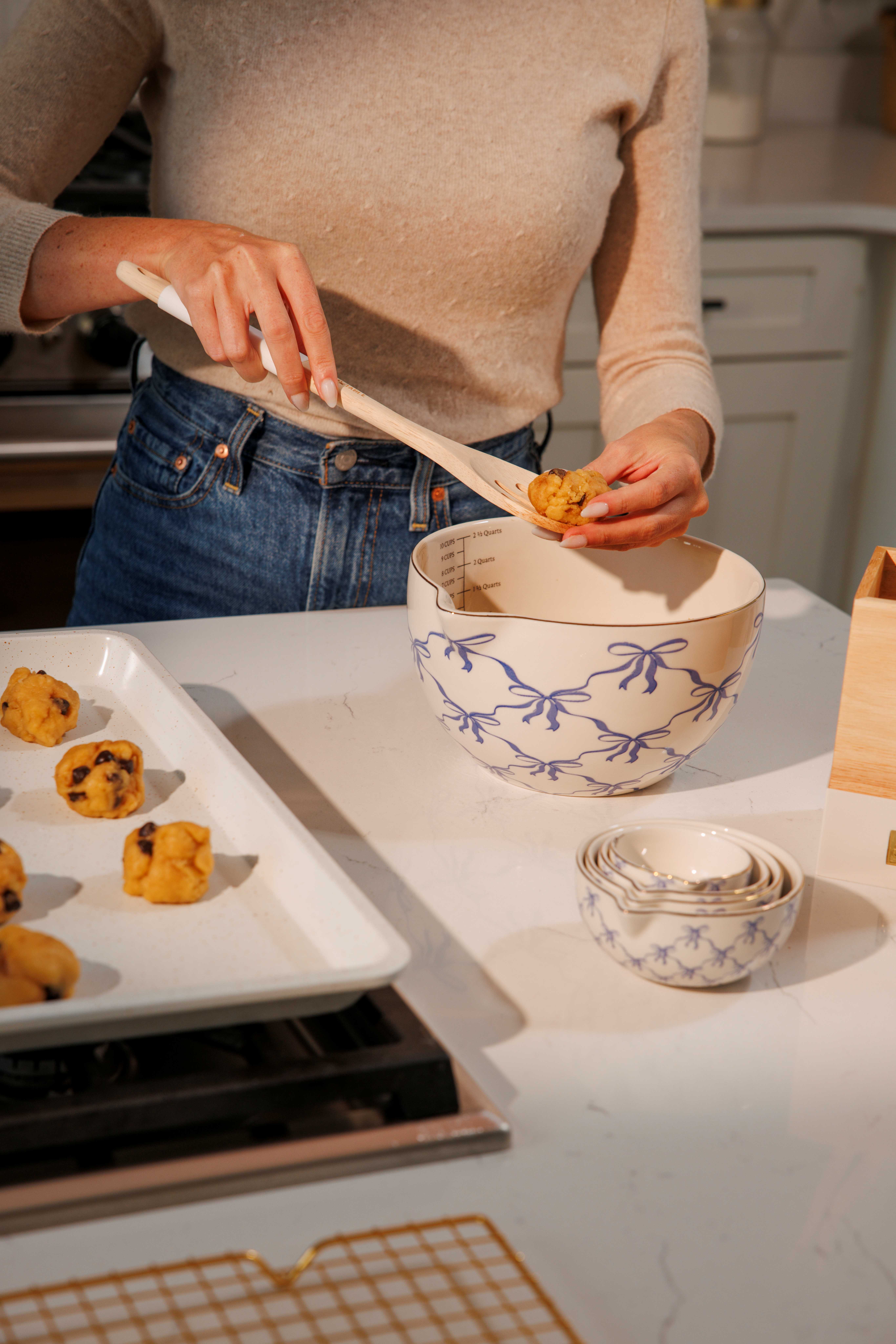 Thyme & Table 5-Piece Ceramic Mixing Bowl Set. Bows