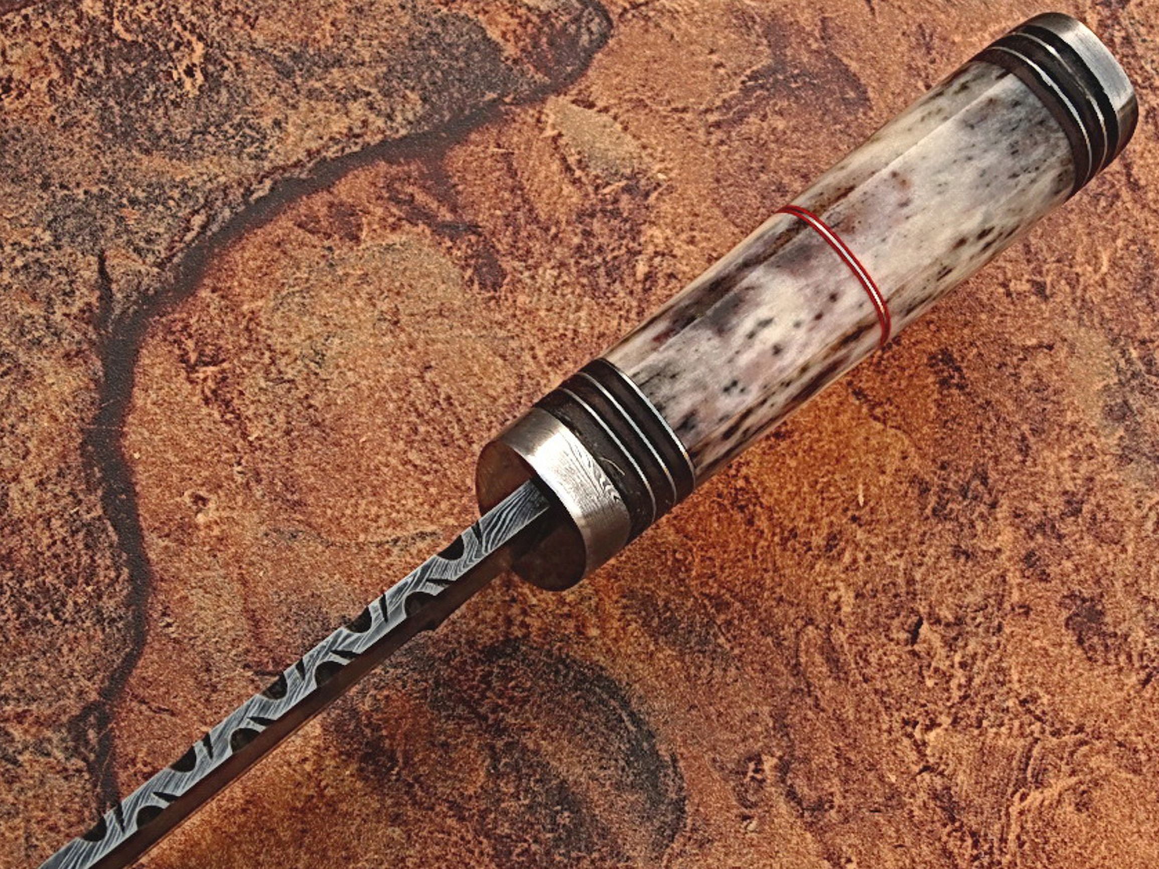 Out Class Damascus Steel Hunting Knife w/ Giraffe Bone Handle