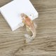 thumbnail image 1 of Grava de cristal natural con pegamento que cae, pequeños peces, adornos decorativos para oficina, escritorio, joyería, regalo, adornos para coche, 1 of 5