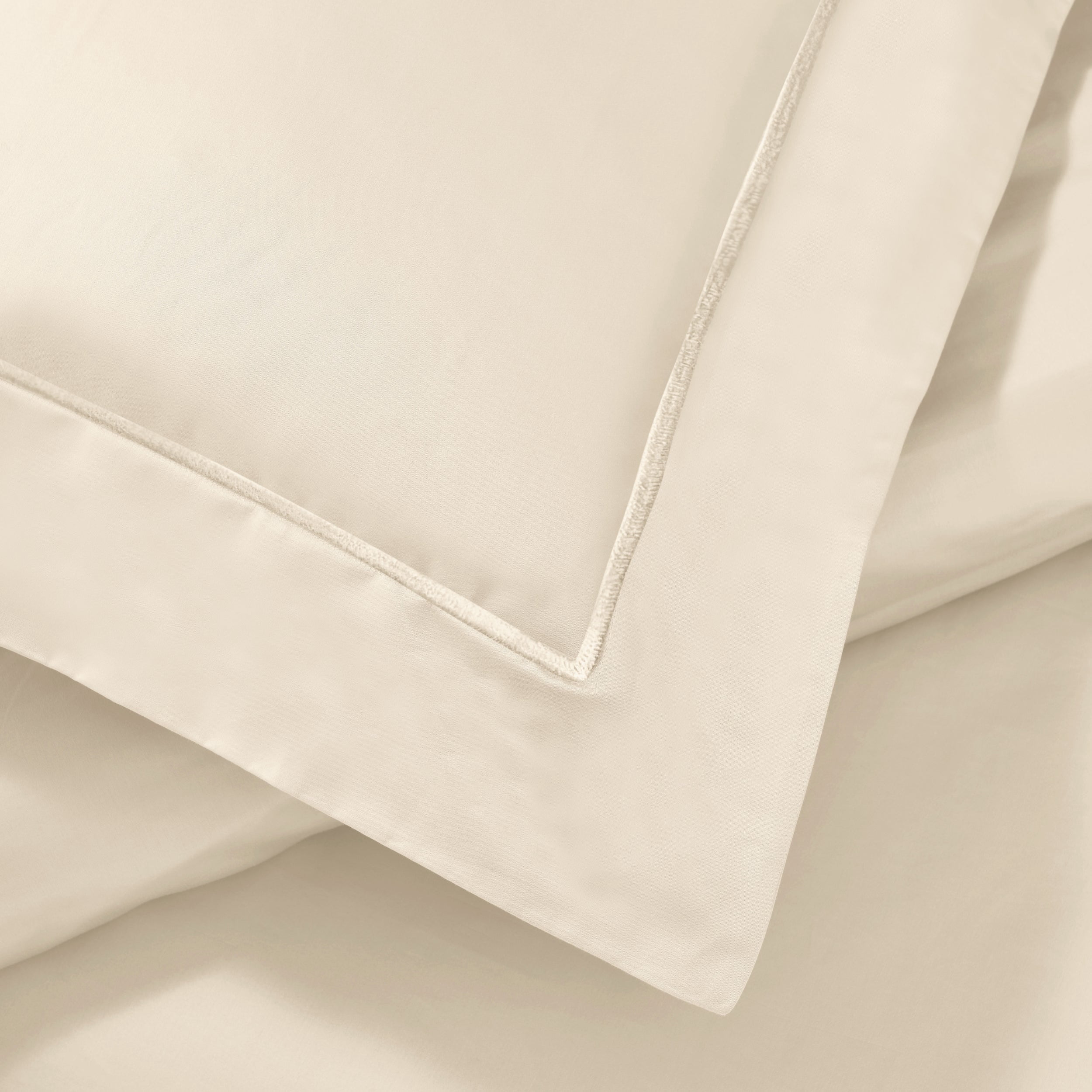 Superior Egyptian Cotton Embroidered 650 TC Duvet Cover Set, Twin Size, Ivory