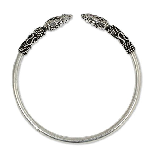 Novica Ear Cuff In Argento Sterling 925 Con Motivi Floreali E Foglie - Gioiello Artigianale Thailandese