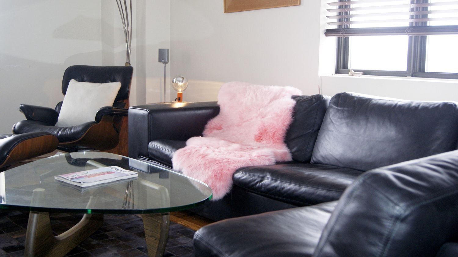 NEW ZEALAND SHEEPSKIN RUG 2' X 6' - PINK