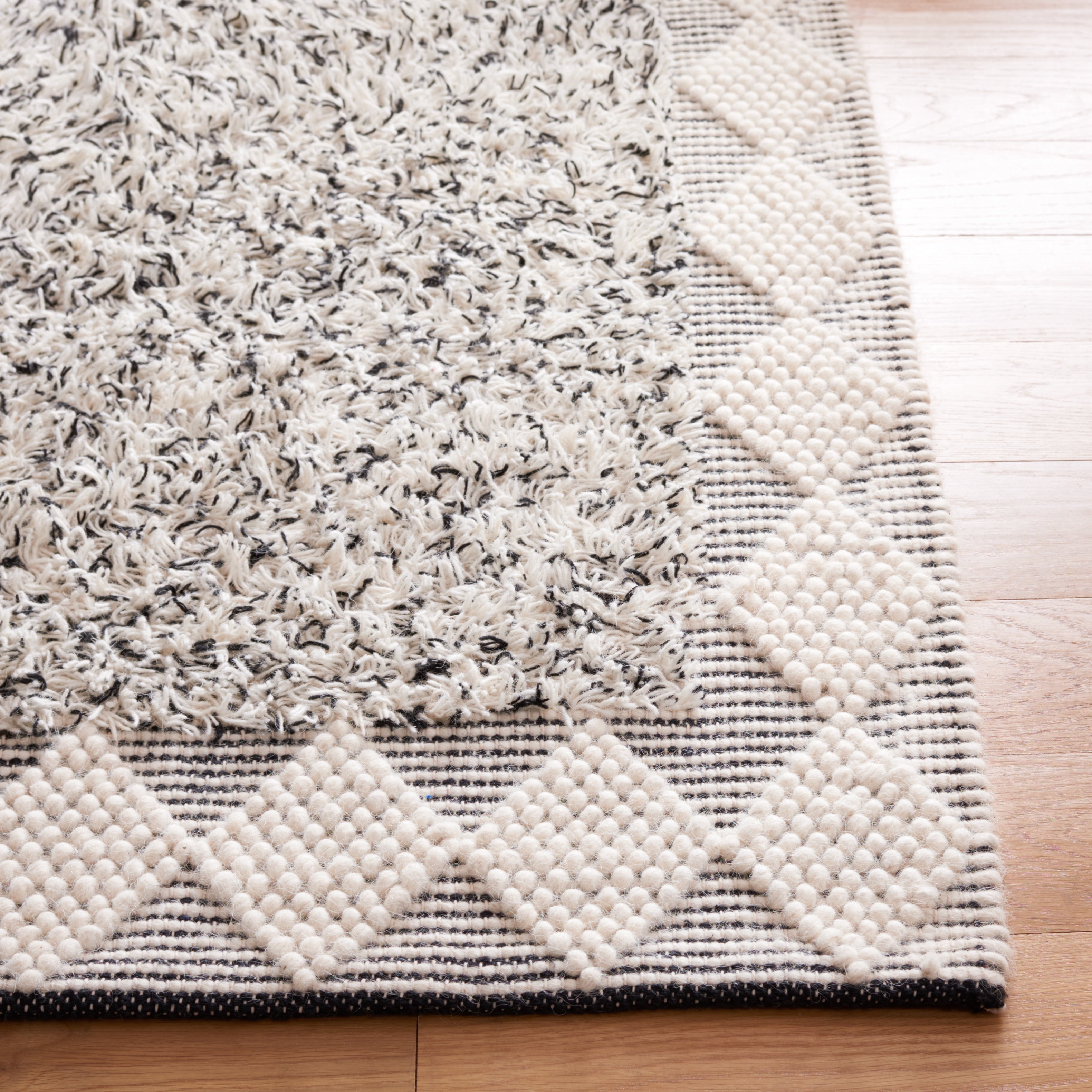 SAFAVIEH Natura Raleigh Geometric Area Rug, Black/Ivory, 3' x 5'